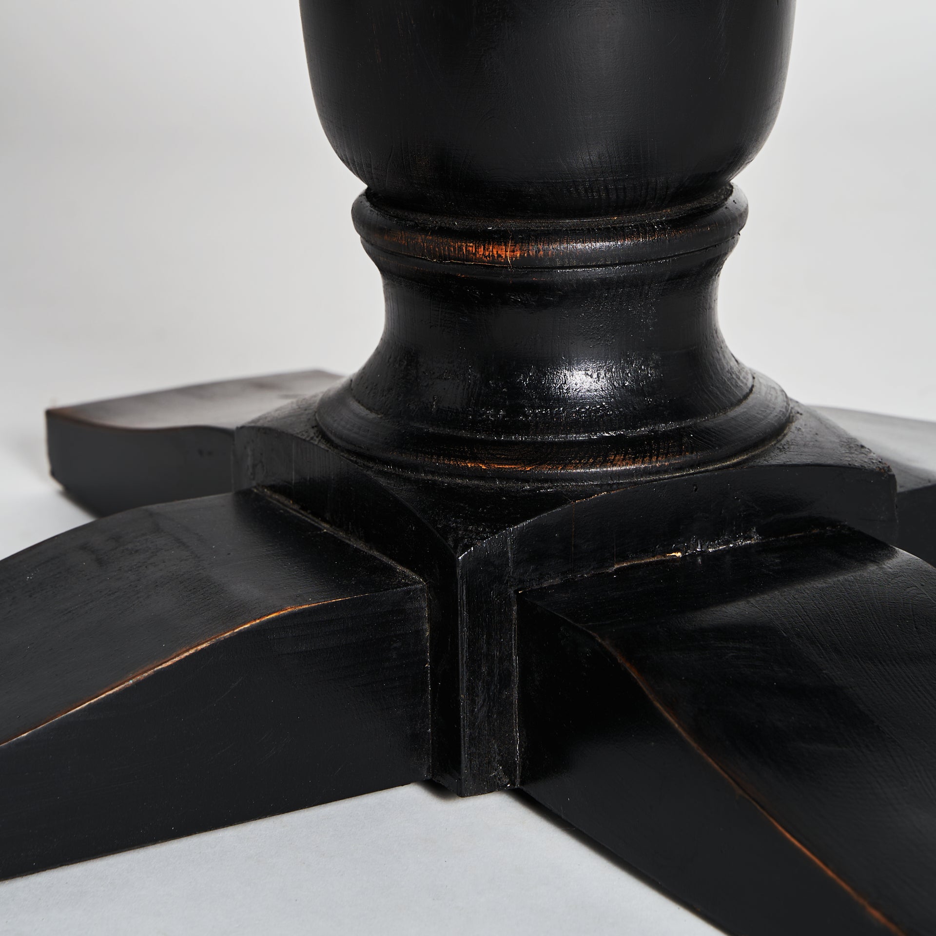 ZENICA DINING TABLE